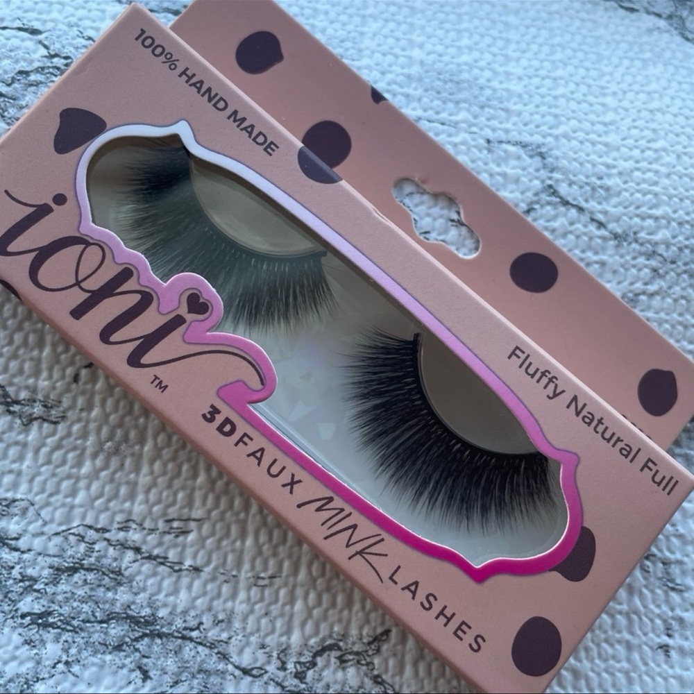 Ioni Lashes